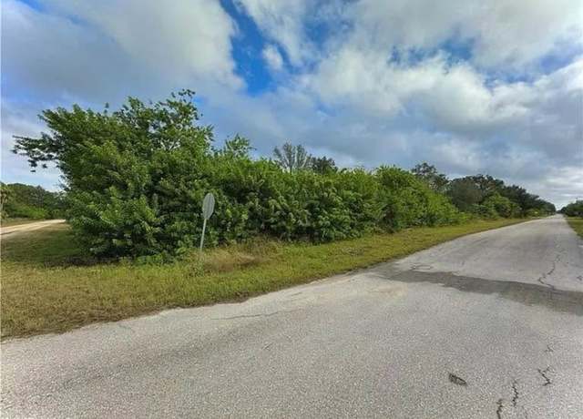 Property at 1900 Hamilton Ave, Lehigh Acres, FL 33972