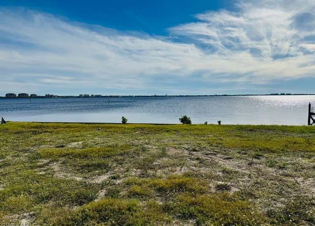Property at 602 Coral Dr, Cape Coral, FL 33904