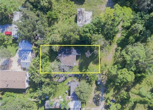 Property at 241 Santa Cruz St, North Fort Myers, FL 33903, 2 beds, 1 bath