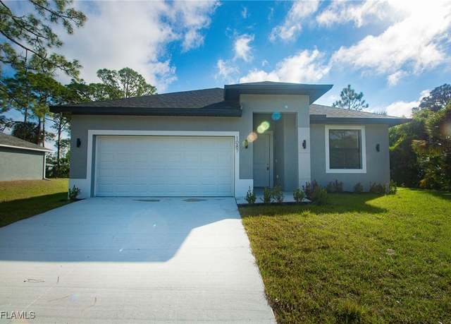 Property at 1087 Rugby Ln, Labelle, FL 33935, 3 beds, 2.5 baths