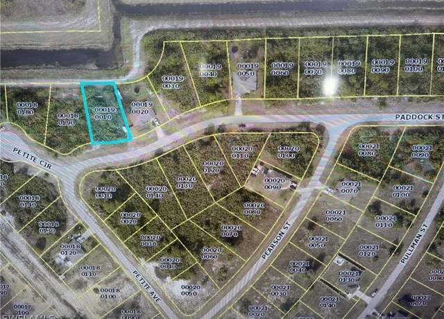 Property at 307 Paddock St, Lehigh Acres, FL 33974