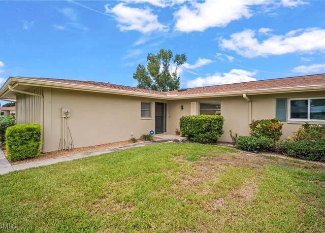 Property at 5586 Pendlewood Ln, Fort Myers, FL 33919, 2 beds, 2 baths
