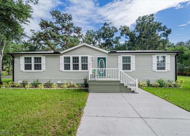 Property at 512 E Oklahoma Ave, Labelle, FL 33935, 3 beds, 2 baths
