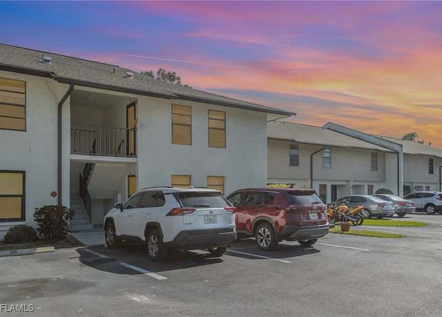 Property at 2135 Crystal Dr #31, Fort Myers, FL 33907, 2 beds, 2 baths