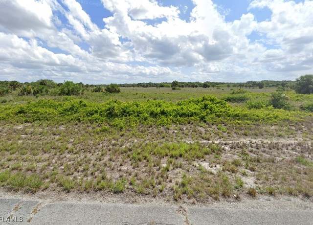 Property at 477 W Almeria Dr, Labelle, FL 33935