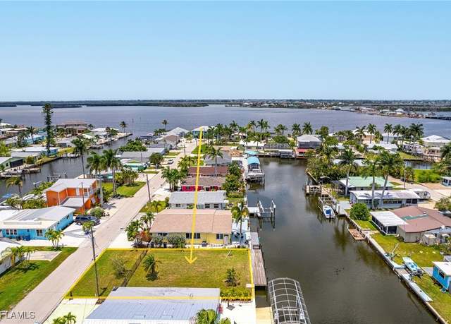 Property at 2609 Bayshore Dr, Matlacha, FL 33993