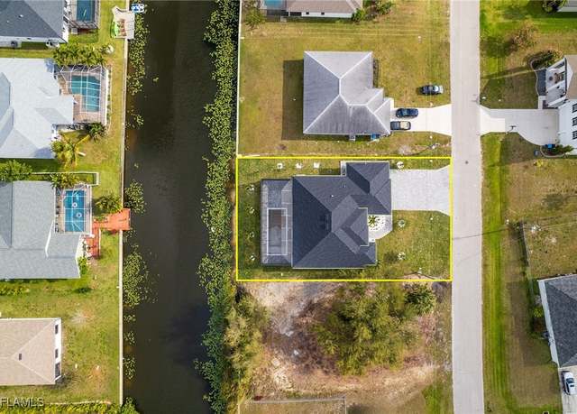Property at 807 SW 11th Ct, Cape Coral, FL 33991, 4 beds, 3 baths