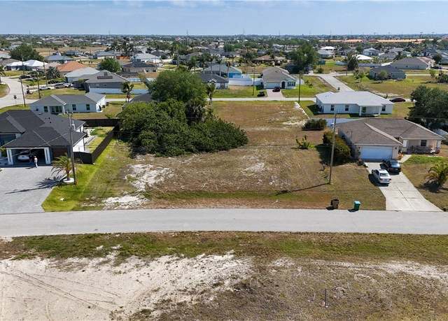 Property at 533 NW 18th Pl, Cape Coral, FL 33993