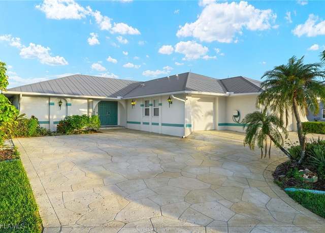 Property at 4309 SE 18th Pl, Cape Coral, FL 33904, 3 beds, 2.5 baths
