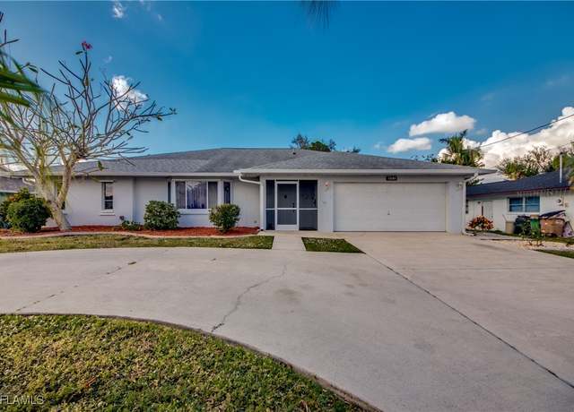 Property at 904 SE 4th Pl, Cape Coral, FL 33990, 3 beds, 2 baths