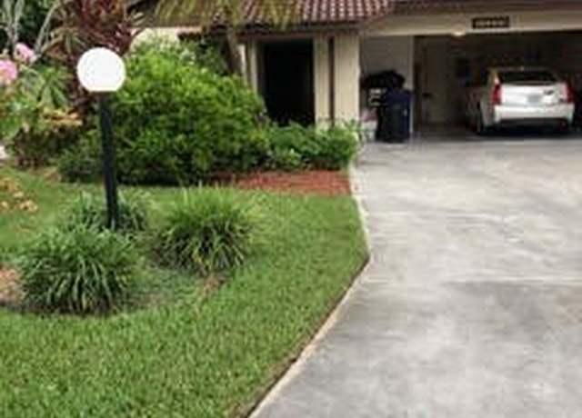 Property at 13248 Tall Pine Cir, Fort Myers, FL 33907, 2 beds, 2 baths