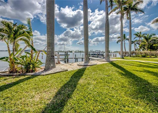 Property at 4611 SE 20th Pl, Cape Coral, FL 33904, 3 beds, 3 baths
