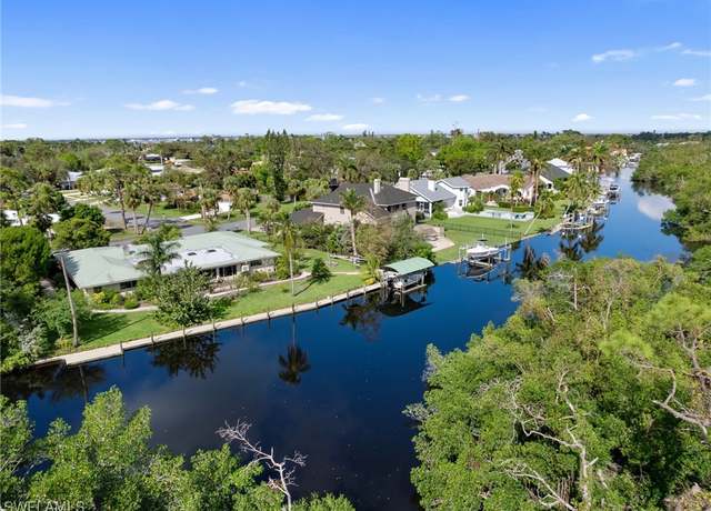 Property at 5621 Natoma Dr, Fort Myers, FL 33919, 4 beds, 3 baths