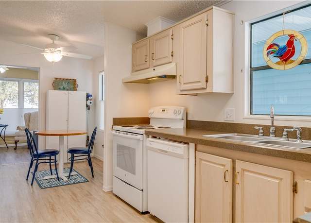Property at 521 Misty Ln, North Fort Myers, FL 33903, 2 beds, 2 baths