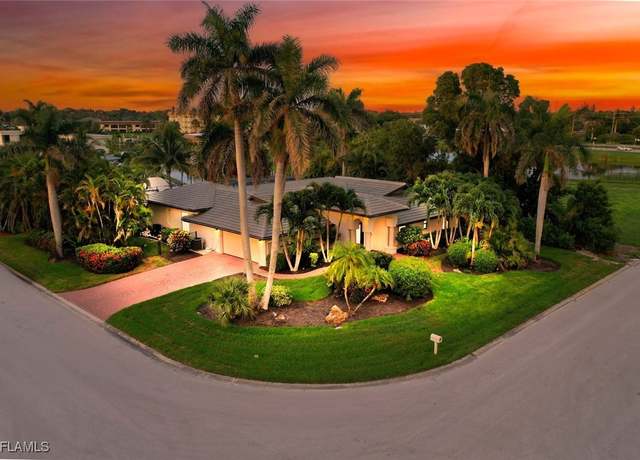 Property at 1041 S Town And River Dr, Fort Myers, FL 33919, 4 beds, 3 baths