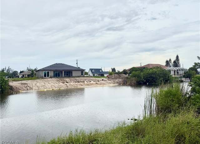 Property at 1722 NE 1st Pl, Cape Coral, FL 33909