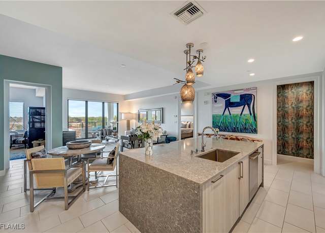 Property at 1115 Central Ave #541, Naples, FL 34102, 2 beds, 2.5 baths