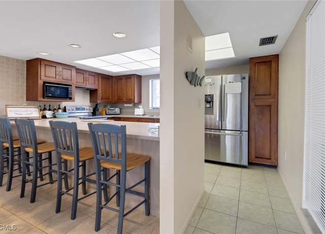 Property at 5015 Harbortown Ln #104, Fort Myers, FL 33919, 3 beds, 2 baths