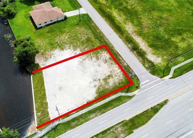Property at 1601 SW 15th Pl, Cape Coral, FL 33991