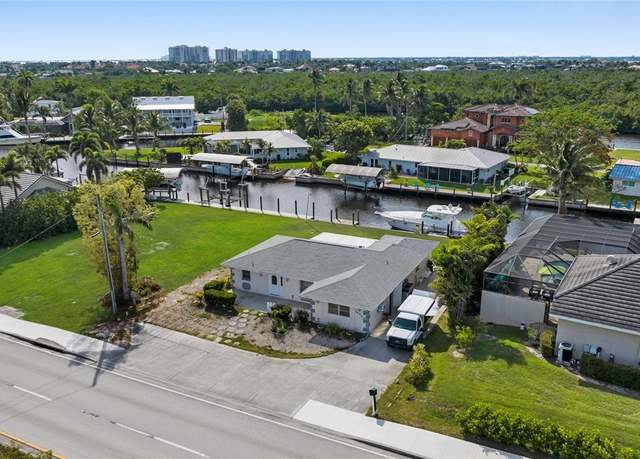 Property at 14260 Mcgregor Blvd, Fort Myers, FL 33919, 3 beds, 2 baths