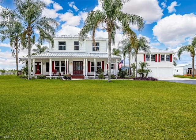 Property at 1323 Frontier Cir, Labelle, FL 33935, 3 beds, 3.5 baths