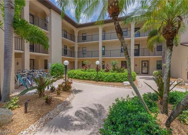Property at 8474 Charter Club Cir #2, Fort Myers, FL 33919, 2 beds, 2 baths