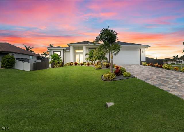Property at 6 SW 37th Ave, Cape Coral, FL 33991, 3 beds, 2.5 baths