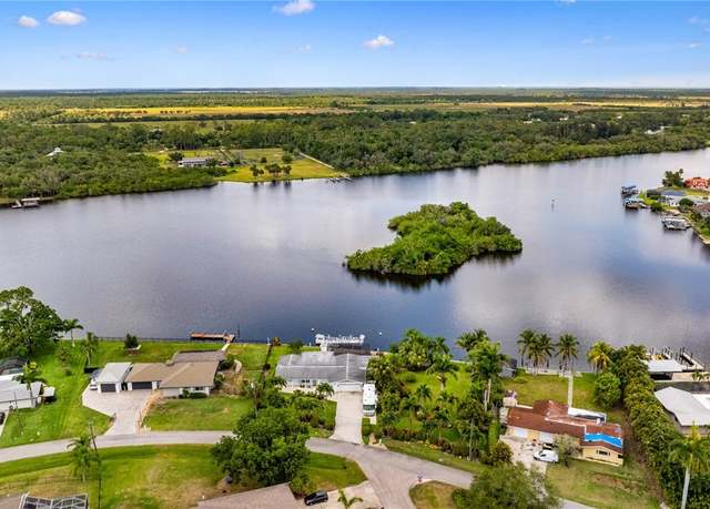 Property at 14550 Riverside Dr, Fort Myers, FL 33905