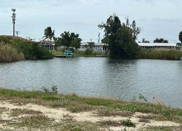 Property at 225 NE 10th Pl, Cape Coral, FL 33909