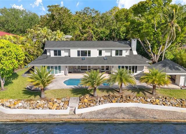 Property at 3530 Stuart Ct, Fort Myers, FL 33901, 4 beds, 3.5 baths