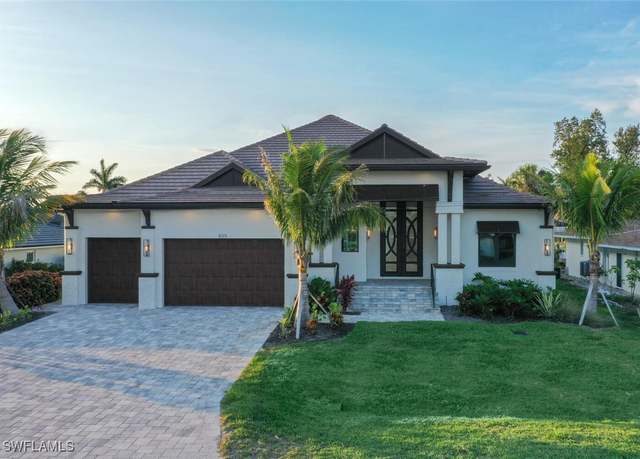 Property at 825 Miramar Ct, Cape Coral, FL 33904, 4 beds, 3.5 baths