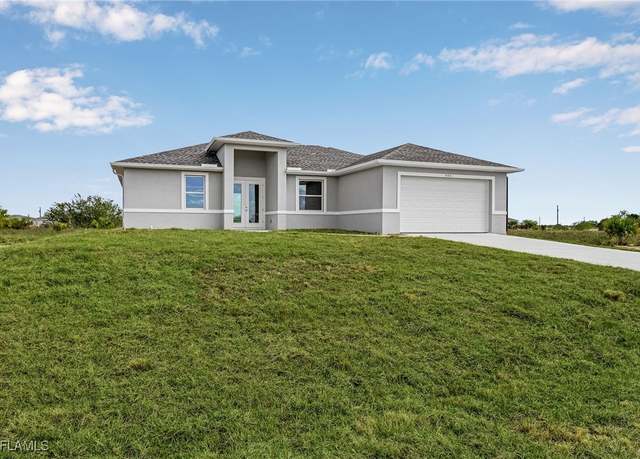 Property at 1004 Lockwood St, Labelle, FL 33935, 3 beds, 2 baths