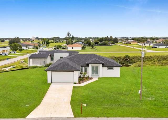 Property at 1523 NE 19th Ave, Cape Coral, FL 33909, 3 beds, 2.5 baths