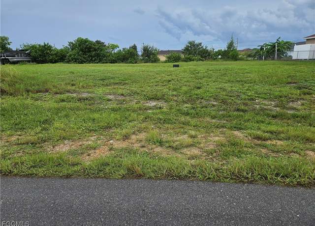Property at 602 NE 12th St, Cape Coral, FL 33909