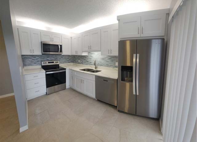 Property at 1538 Park Meadows Dr #2, Fort Myers, FL 33907, 2 beds, 2 baths