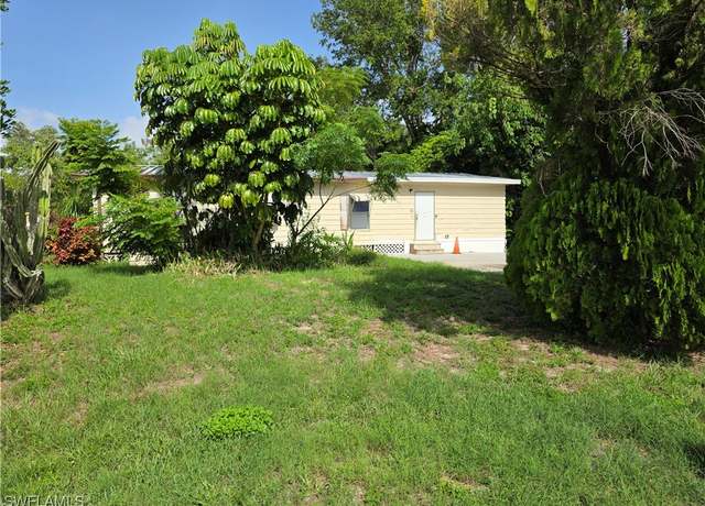 Property at 7622 Peyraud Dr, North Fort Myers, FL 33917, 3 beds, 2 baths