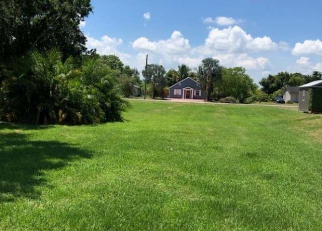 Property at 464 Avenue R SW, Moore Haven, FL 33471