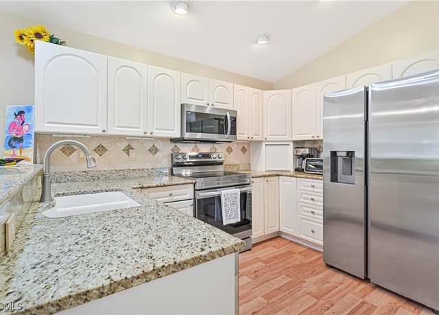 Property at 15126 Palm Isle Dr, Fort Myers, FL 33919, 3 beds, 2 baths