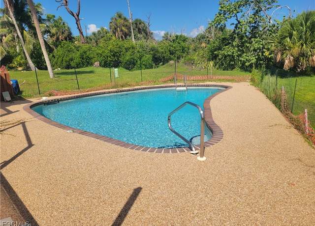 Property at 13690 Gannet Dr, Fort Myers, FL 33908