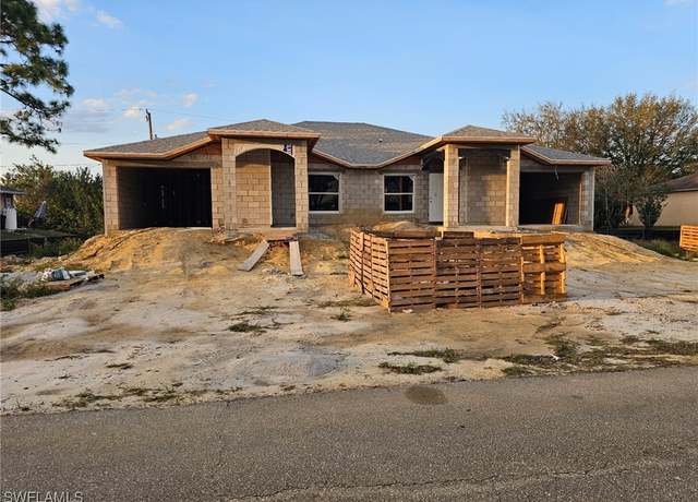 Property at 5410 Brookfield St, Lehigh Acres, FL 33971, 6 beds, 2 baths