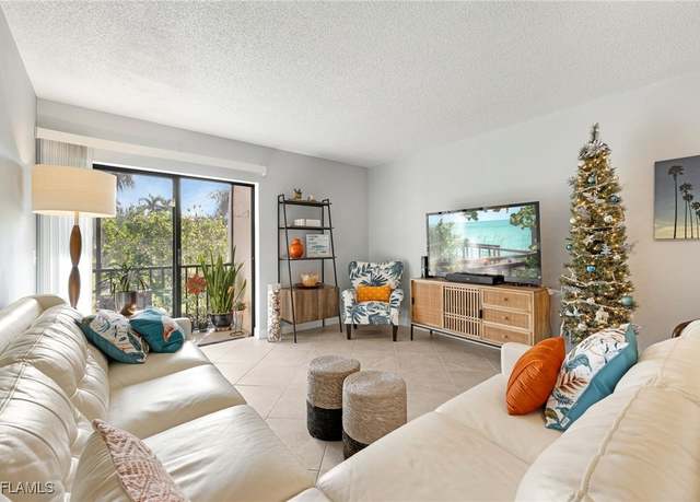 Property at 12471 Mcgregor Blvd #14, Fort Myers, FL 33919, 2 beds, 2 baths