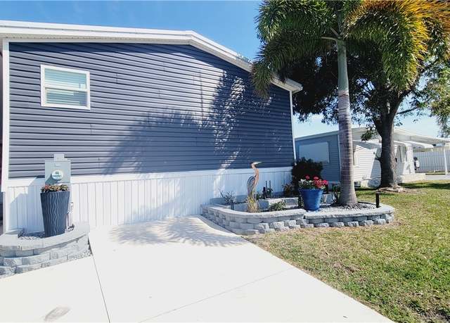 Property at 352 Shoreland Dr, Fort Myers, FL 33905, 2 beds, 2 baths