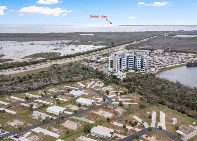 Property at 13670 Grackle Dr, Fort Myers, FL 33908