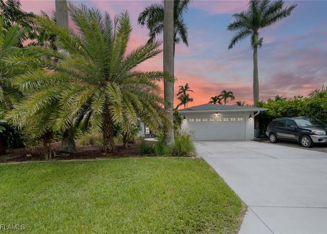 Property at 1370 Illinois Dr, Naples, FL 34103, 3 beds, 2 baths