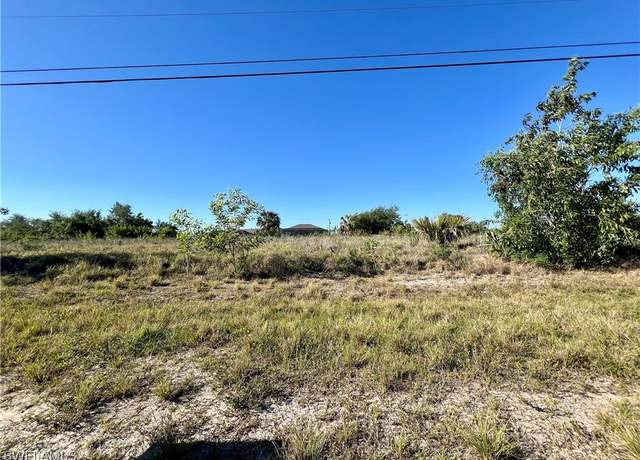 Property at 401 NW 5th Ter, Cape Coral, FL 33993
