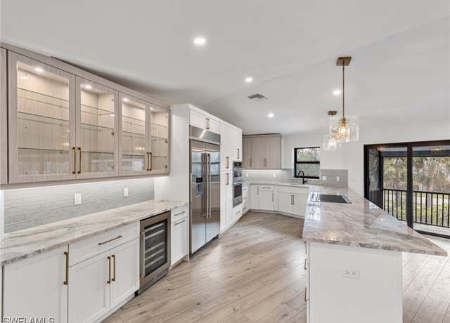 Property at 1666 Middle Gulf Dr, Sanibel, FL 33957, 3 beds, 2 baths