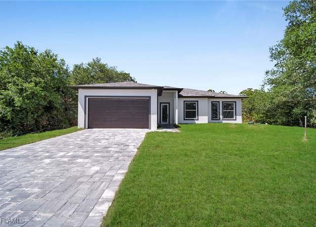 Property at 406 Columbus Blvd S, Lehigh Acres, FL 33974, 3 beds, 2 baths