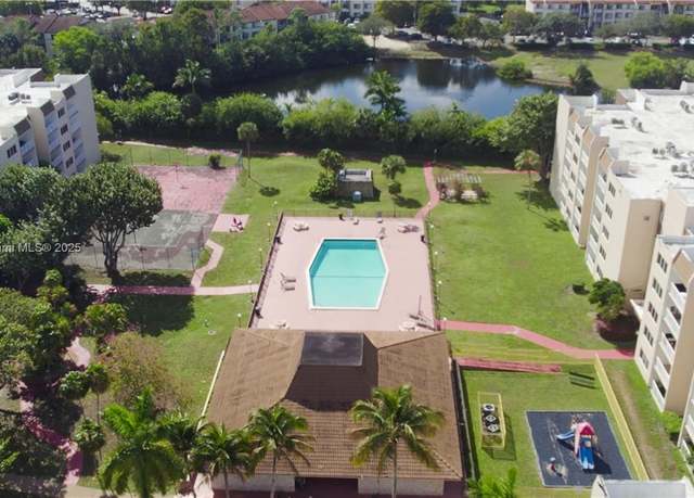 Property at 6930 Miami Gardens Dr #201, Hialeah, FL 33015, 2 beds, 1 bath