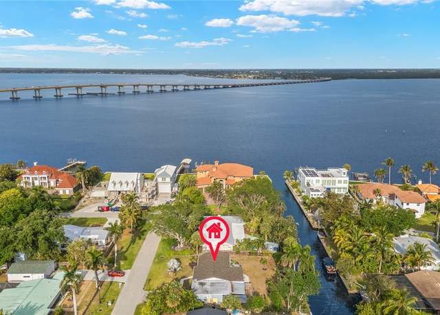Property at 1229 Carlene Ave, Fort Myers, FL 33901, 3 beds, 2 baths