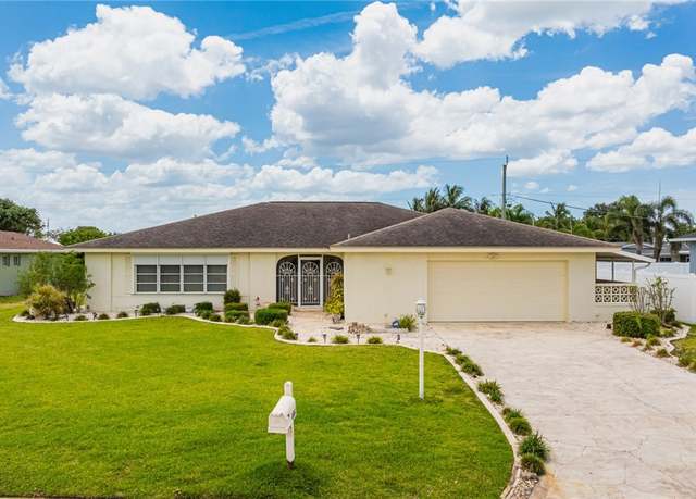Property at 1466 Cumberland Ct, Fort Myers, FL 33919, 3 beds, 3 baths